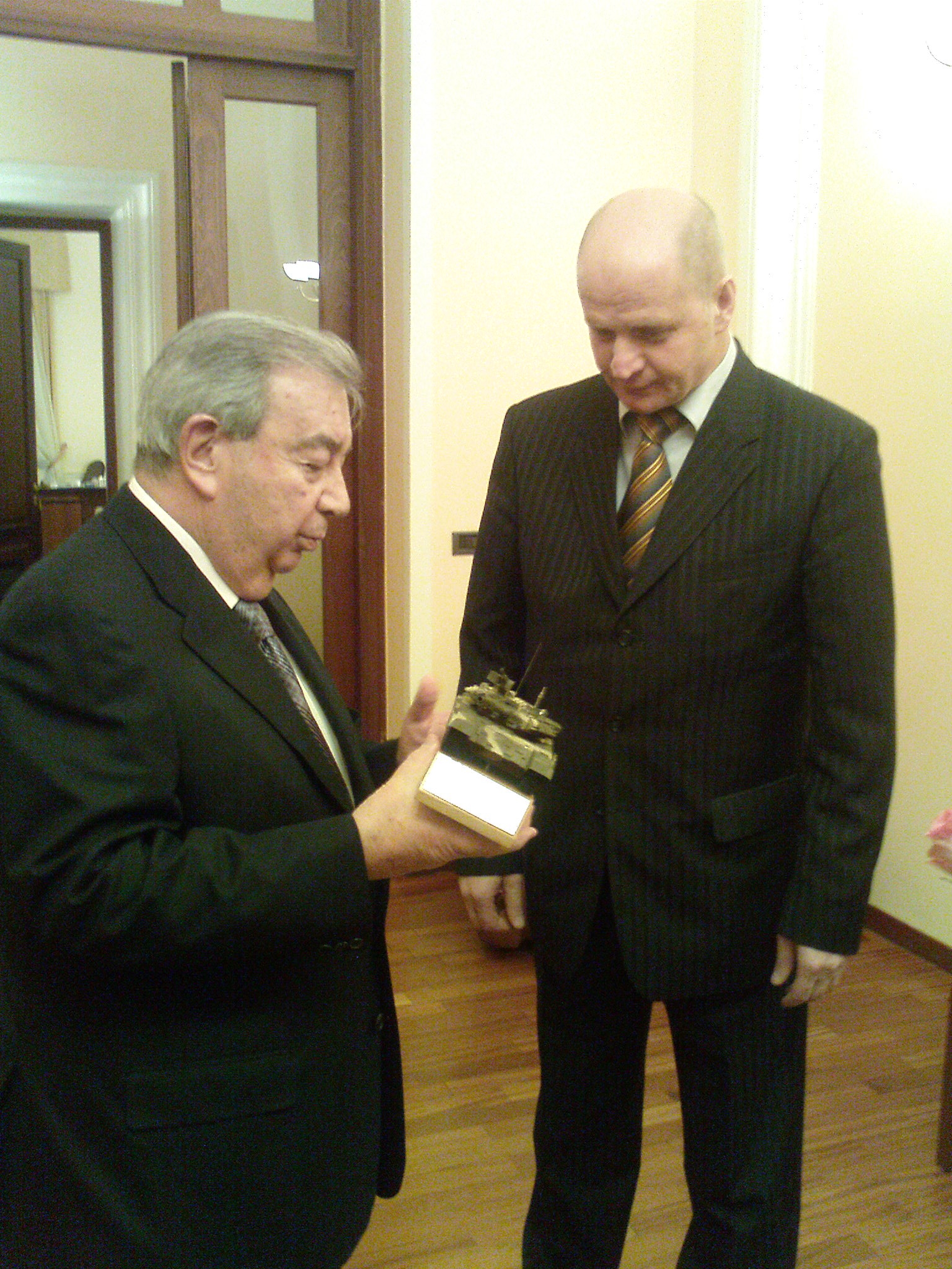 Примаков с танком.JPG